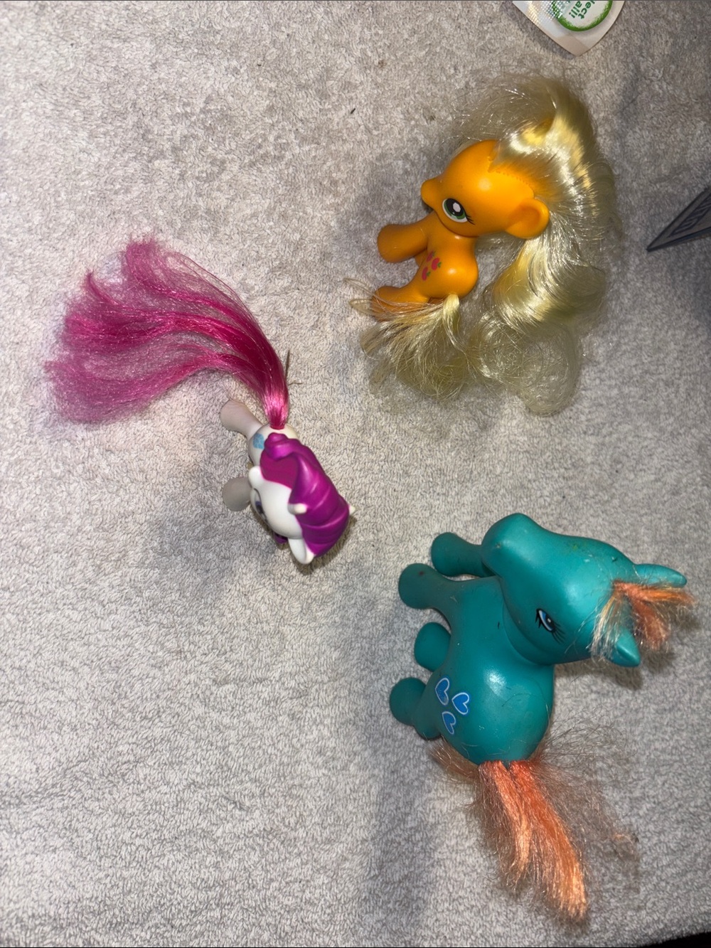 My little Pony Figures Set Vintage - Yellow, Teal, White with Pink Hair